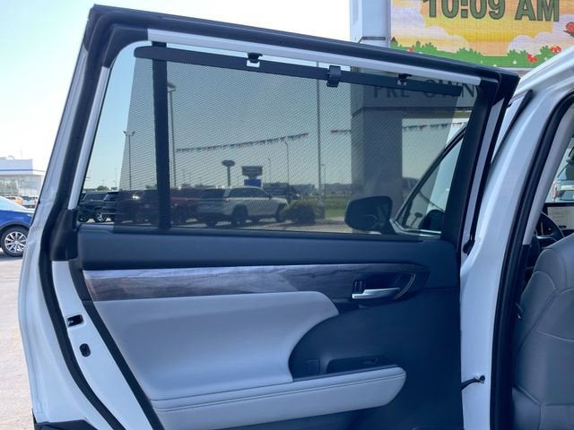 2025 Toyota Highlander Platinum