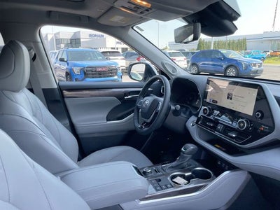 2025 Toyota Highlander Platinum