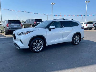 2025 Toyota Highlander Platinum