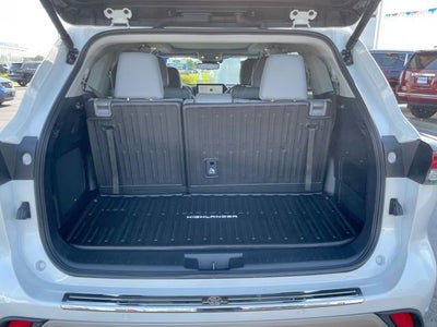 2025 Toyota Highlander Platinum