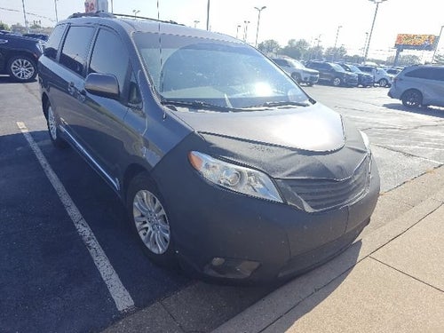 2012 Toyota Sienna XLE V6 8 Passenger