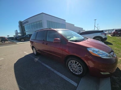 2010 Toyota Sienna XLE