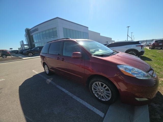 2010 Toyota Sienna XLE