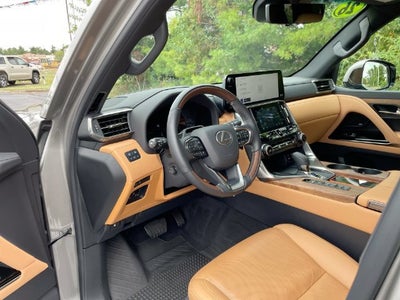 2026 Lexus LX 700h Luxury
