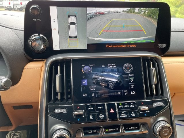 2026 Lexus LX 700h Luxury