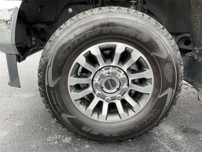 2022 Ford F-350SD Lariat