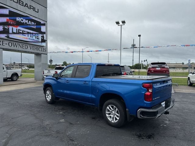 2023 Chevrolet Silverado 1500 LT - Photo 3