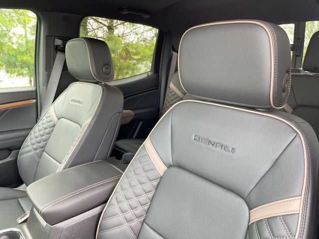 2025 GMC Canyon Denali