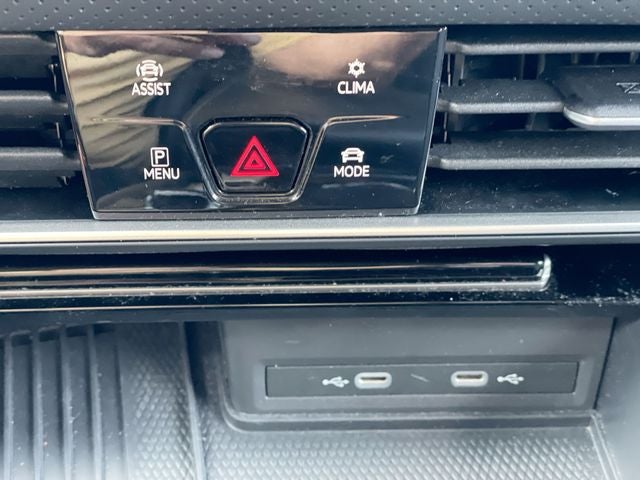2025 Volkswagen Atlas SE w/Tech - Photo 24