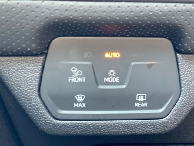 2025 Volkswagen Atlas SE w/Tech - Photo 25
