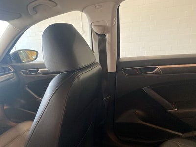 2017 Volkswagen Passat 1.8T SE w/Technology