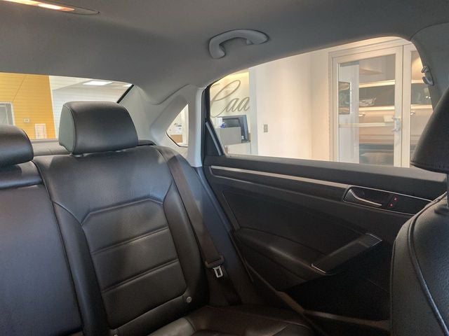 2017 Volkswagen Passat 1.8T SE w/Technology