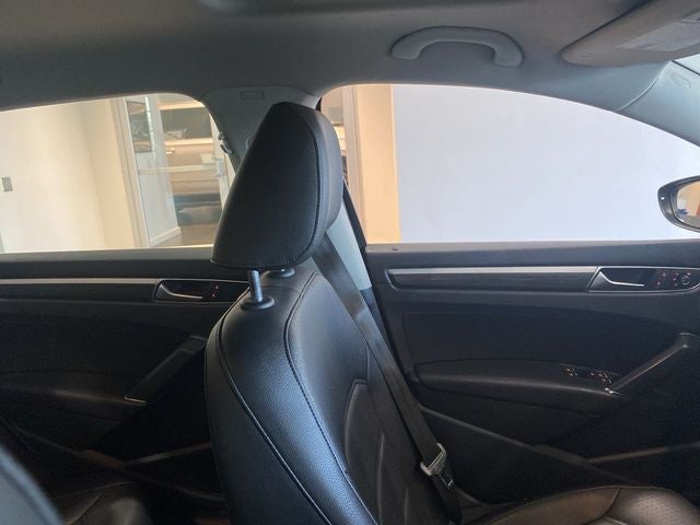2017 Volkswagen Passat 1.8T SE w/Technology
