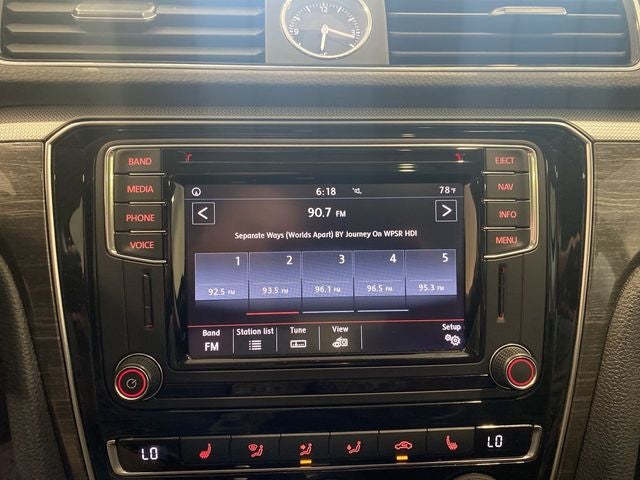 2017 Volkswagen Passat 1.8T SE w/Technology