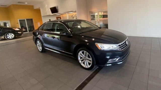 2017 Volkswagen Passat 1.8T SE w/Technology