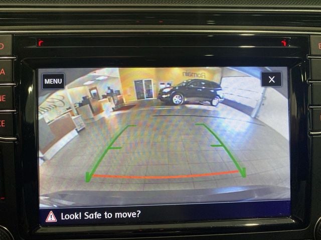 2017 Volkswagen Passat 1.8T SE w/Technology
