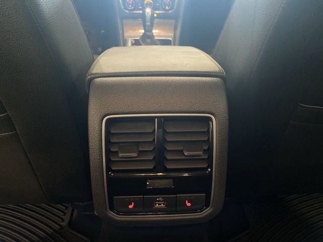 2017 Volkswagen Passat 1.8T SE w/Technology