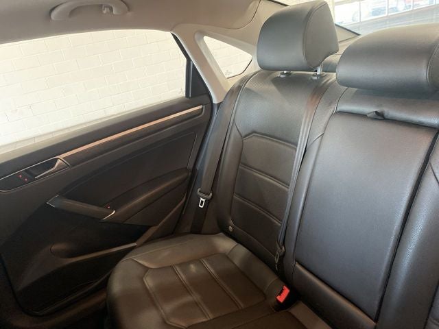 2017 Volkswagen Passat 1.8T SE w/Technology