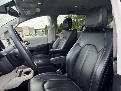 2020 Chrysler Voyager LXI Mobility