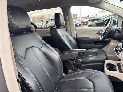 2020 Chrysler Voyager LXI Mobility