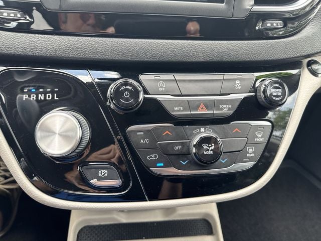 2020 Chrysler Voyager LXI Mobility