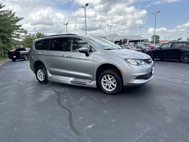 2020 Chrysler Voyager LXI Mobility