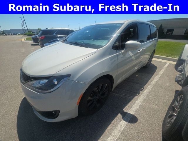 2020 Chrysler Pacifica Touring