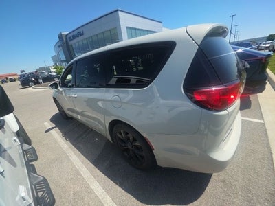 2020 Chrysler Pacifica Touring