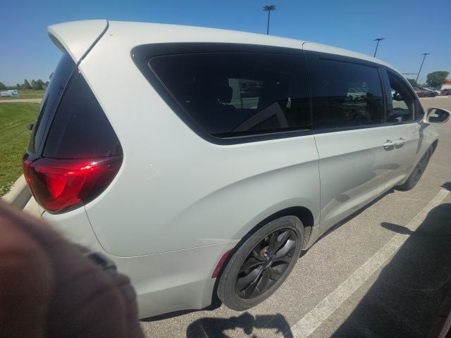 2020 Chrysler Pacifica Touring