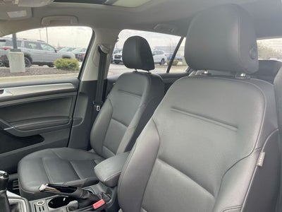 2015 Volkswagen Golf TDI SE 4-Door