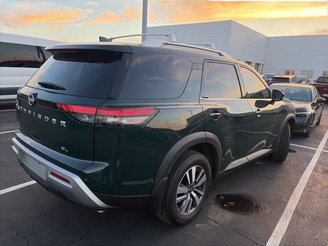 2024 Nissan Pathfinder SL