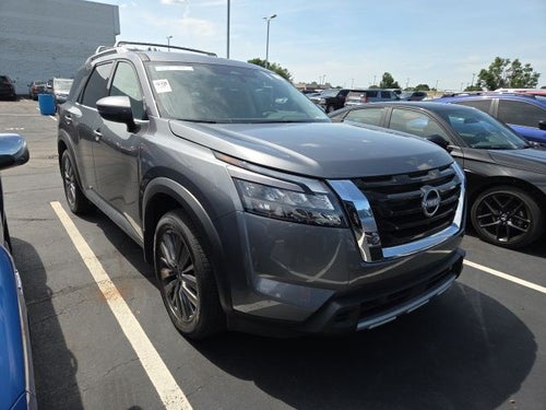 2025 Nissan Pathfinder SL