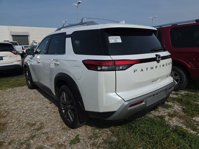 2025 Nissan Pathfinder SL
