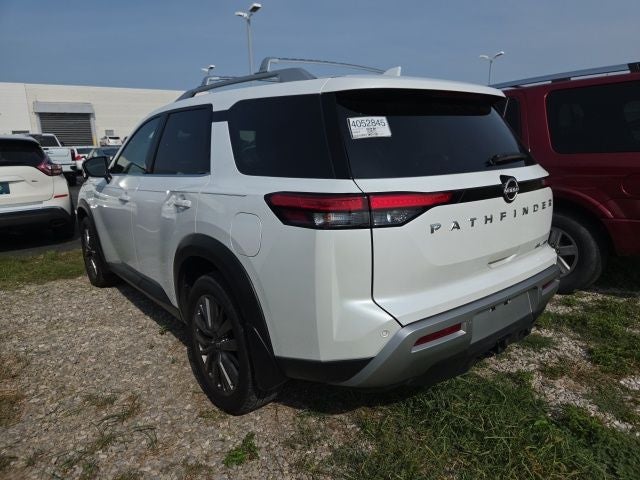 2025 Nissan Pathfinder SL