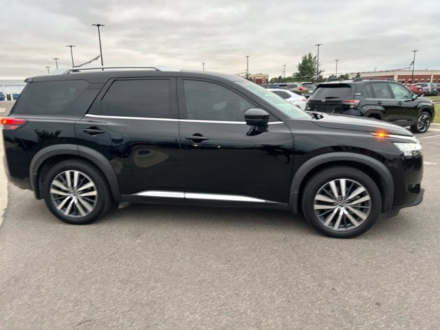 2022 Nissan Pathfinder Platinum