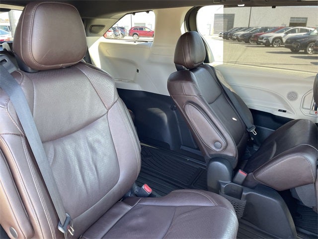 2023 Toyota Sienna Platinum 7 Passenger