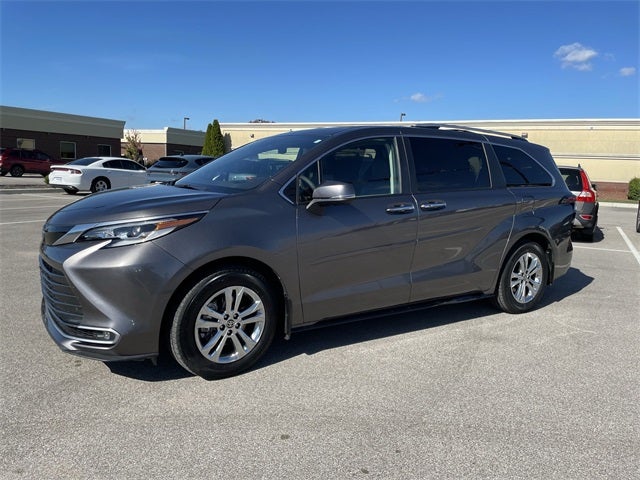 2023 Toyota Sienna Platinum 7 Passenger