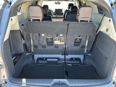 2023 Toyota Sienna Platinum 7 Passenger