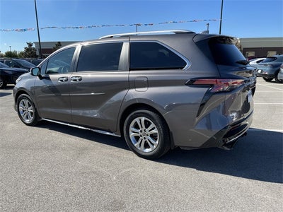 2023 Toyota Sienna Platinum 7 Passenger
