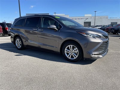 2023 Toyota Sienna Platinum 7 Passenger
