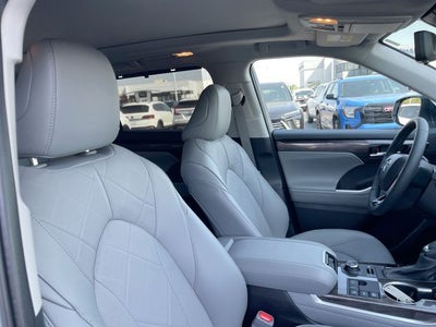 2025 Toyota Highlander Platinum