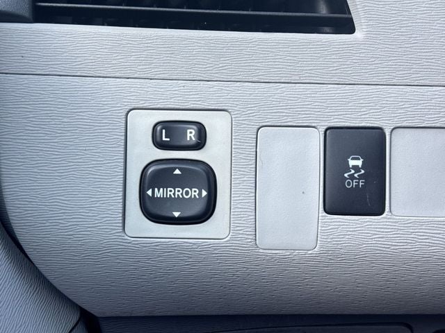 2012 Toyota Sienna LE 8 Passenger