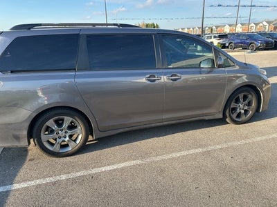 2011 Toyota Sienna SE