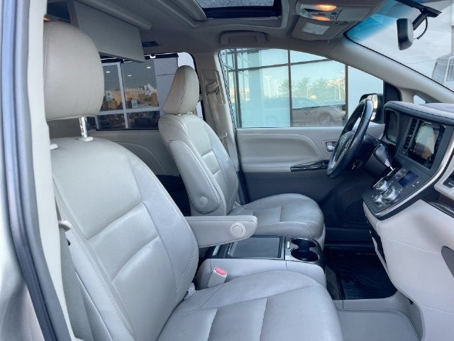 2015 Toyota Sienna XLE Premium 8 Passenger