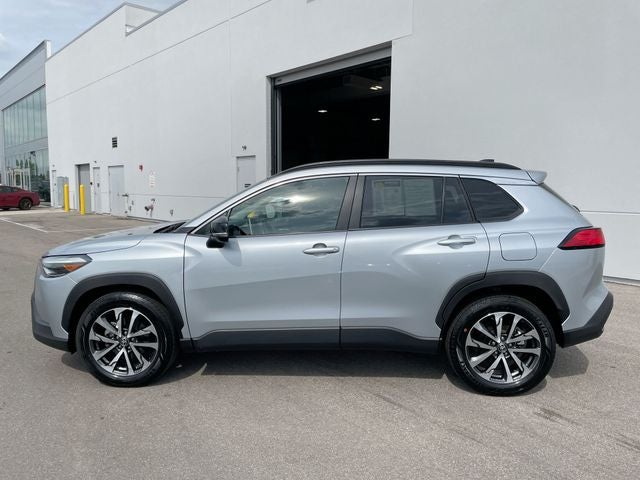 2025 Toyota Corolla Cross XLE