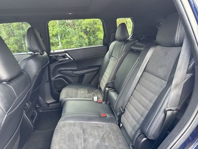 2022 Mitsubishi Outlander Black Edition