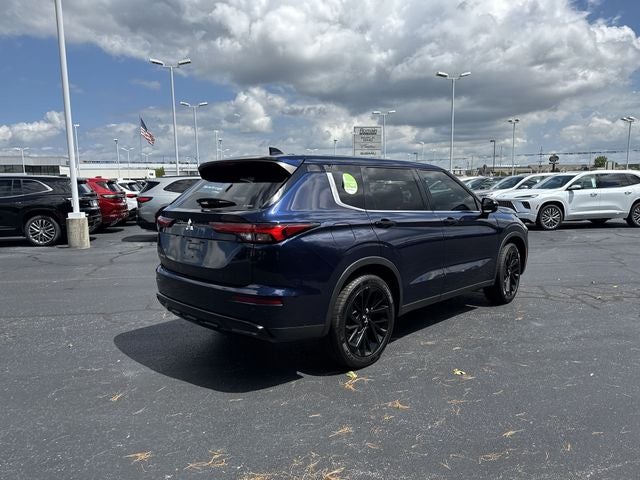 2022 Mitsubishi Outlander Black Edition