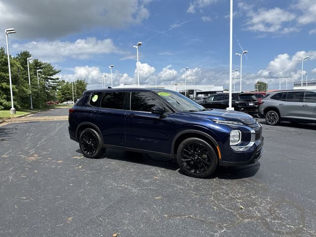 2022 Mitsubishi Outlander Black Edition