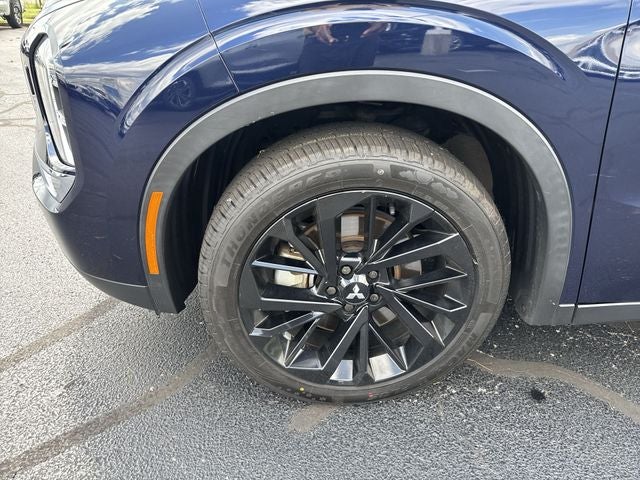 2022 Mitsubishi Outlander Black Edition