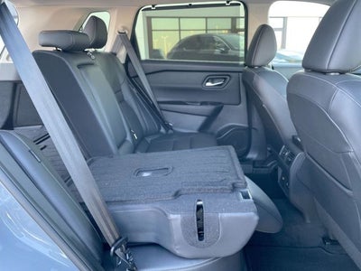 2025 Nissan Rogue SL